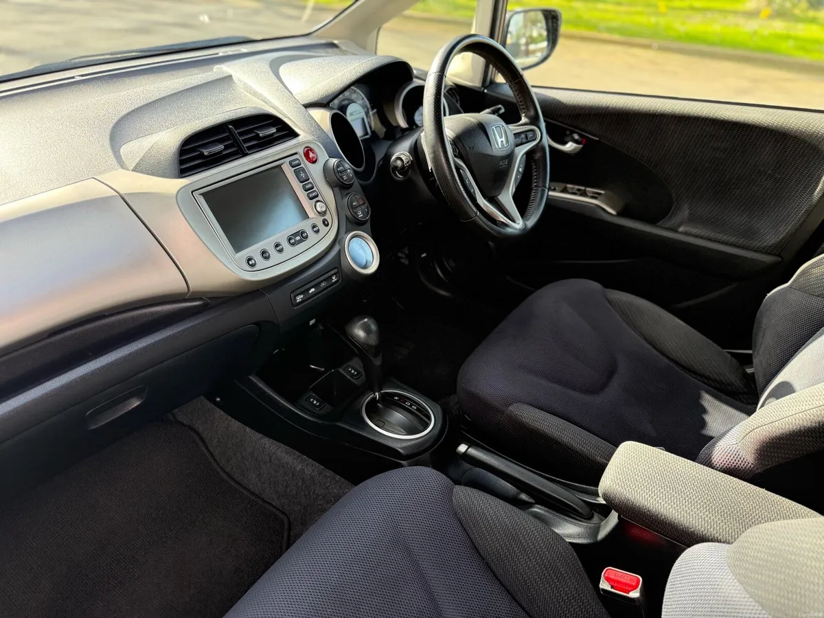 2011 Honda Fit - Image 3