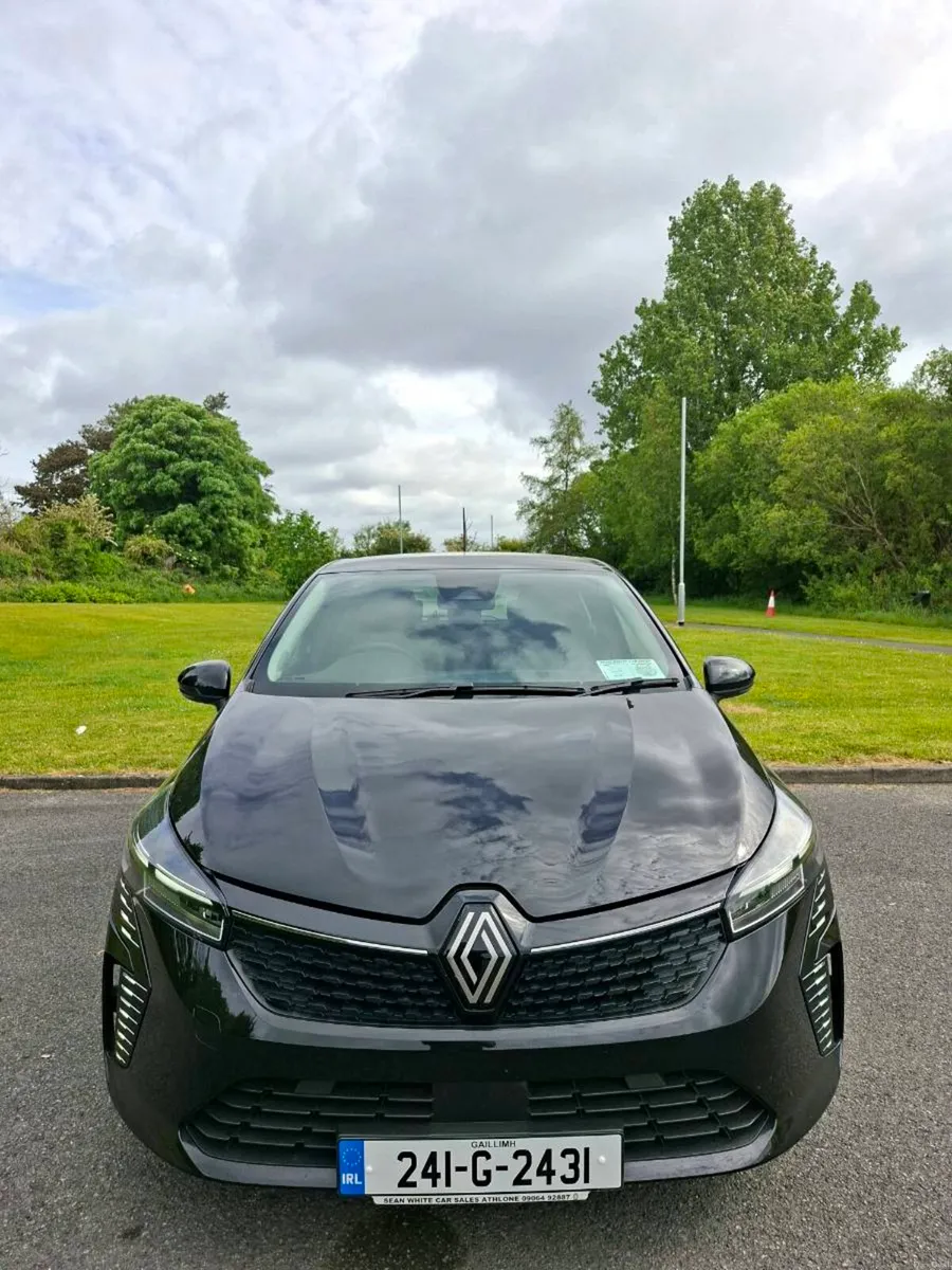 Renault clio 1.0 petrol 2024 - Image 2