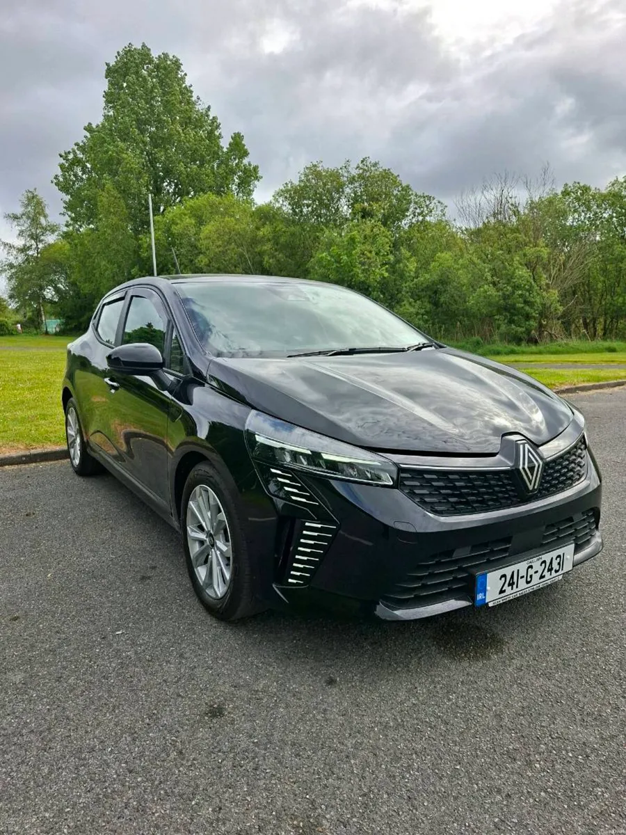 Renault clio 1.0 petrol 2024 - Image 1