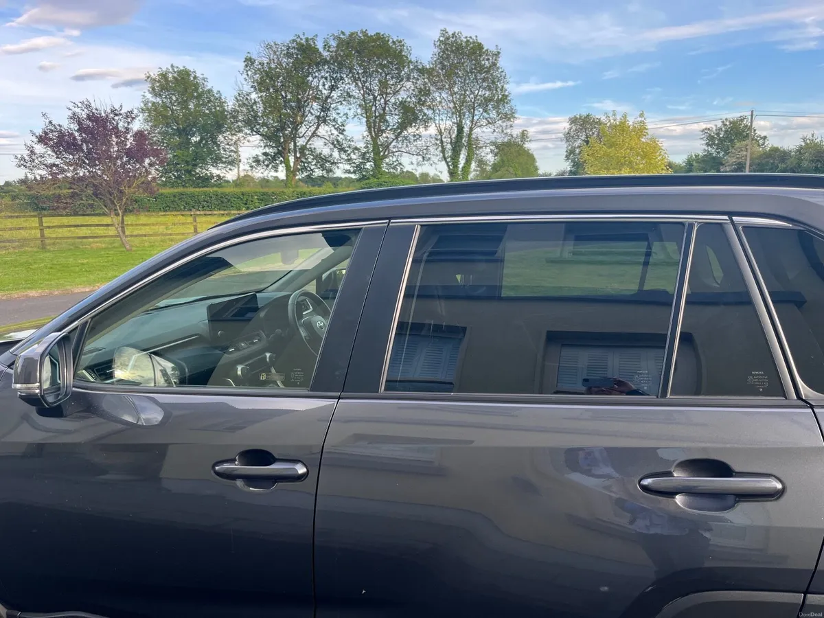 Toyota RAV4 2024 - Image 2