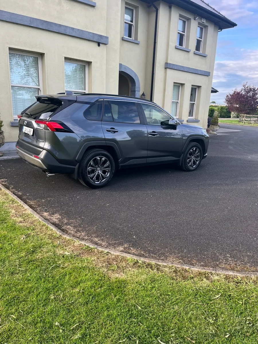 Toyota RAV4 2024 - Image 1