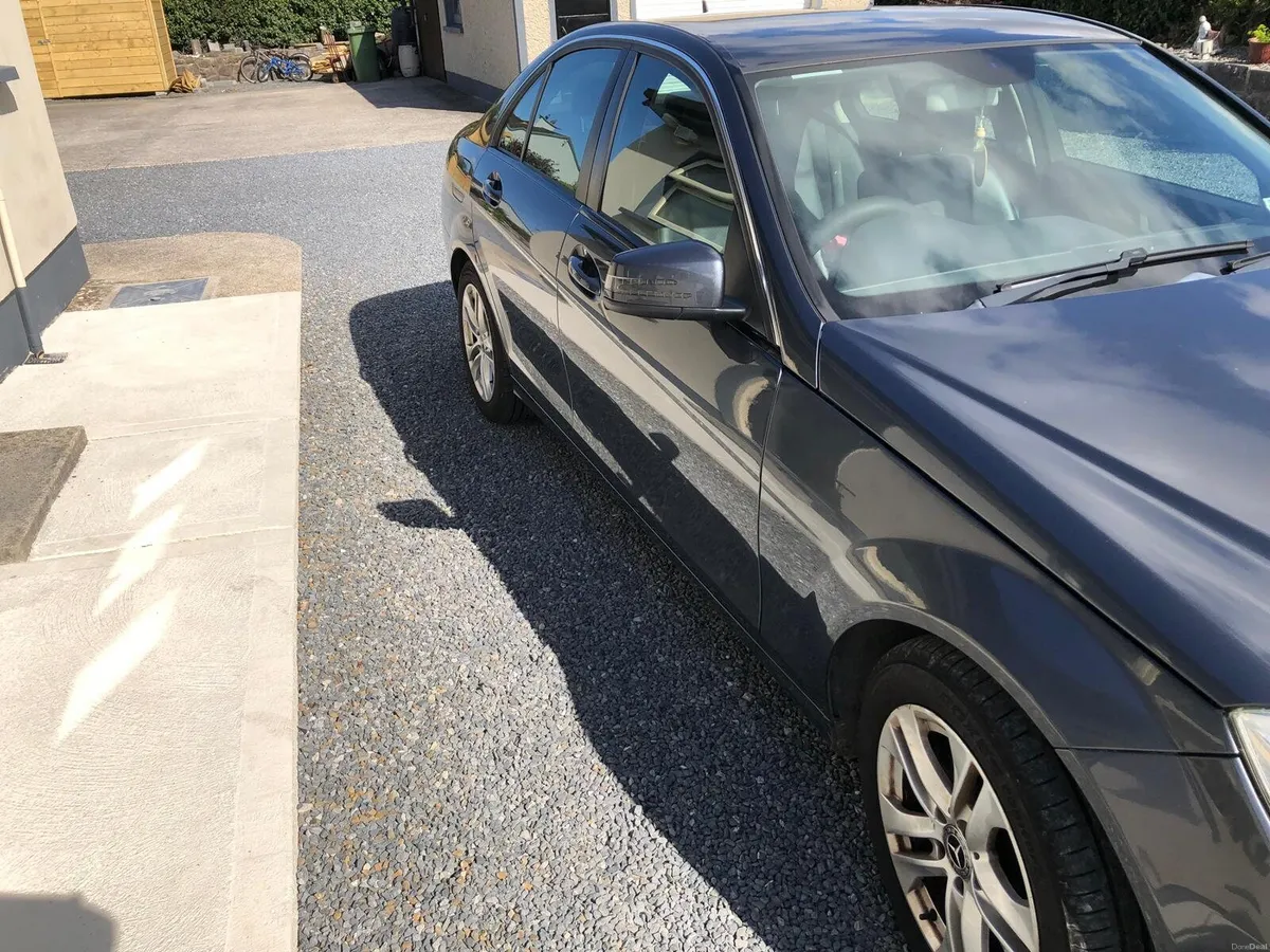 Mercedes-Benz C Class petrol - Image 3