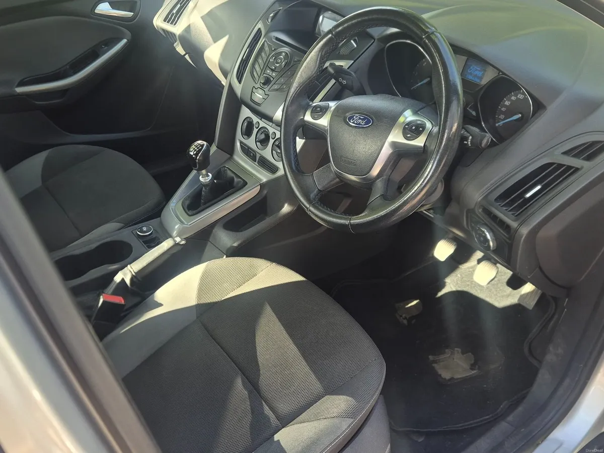 Ford Focus 2011 - Image 2
