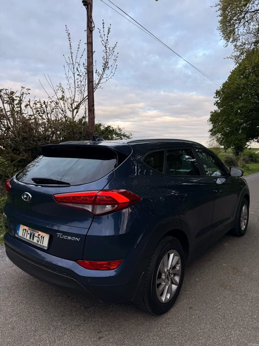 2017 Hyundai Tuscon Executive Model - Image 4