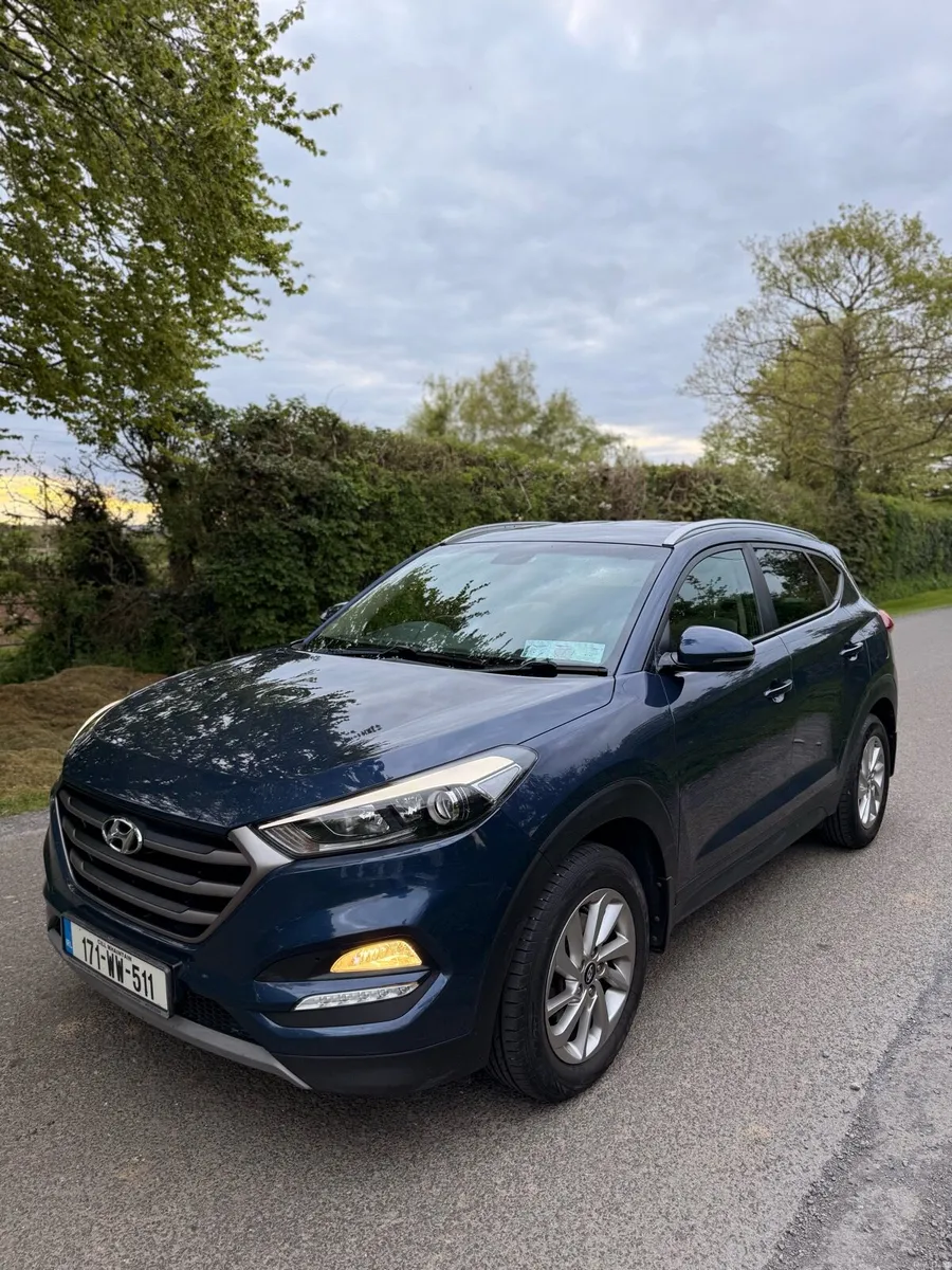 2017 Hyundai Tuscon Executive Model - Image 2
