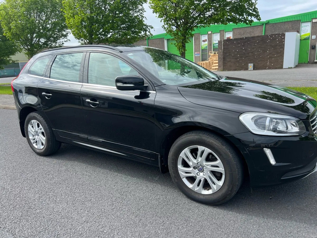 2017 Volvo XC60 Auto 2.0d se Nav 190bhp - Image 1