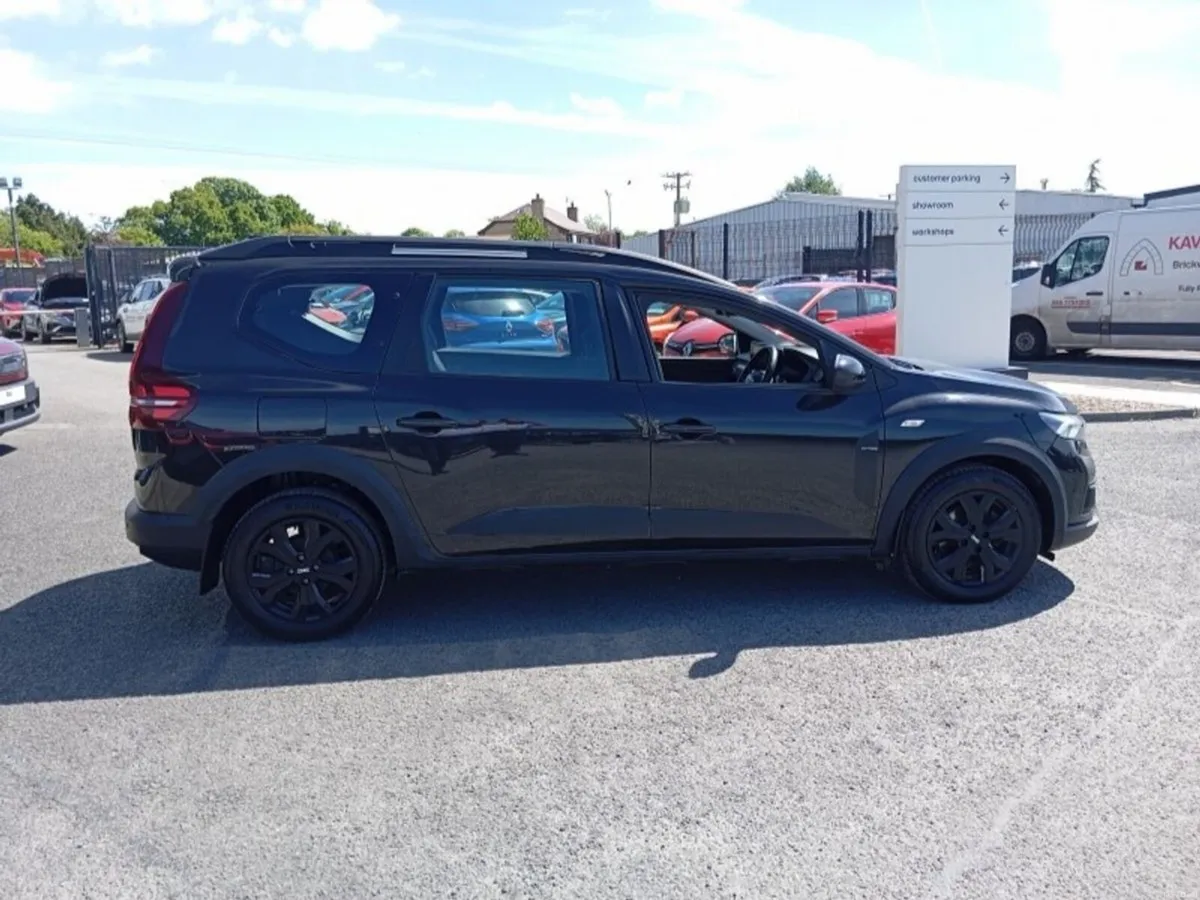 Dacia Jogger TCe 110 Extreme SE - Image 3
