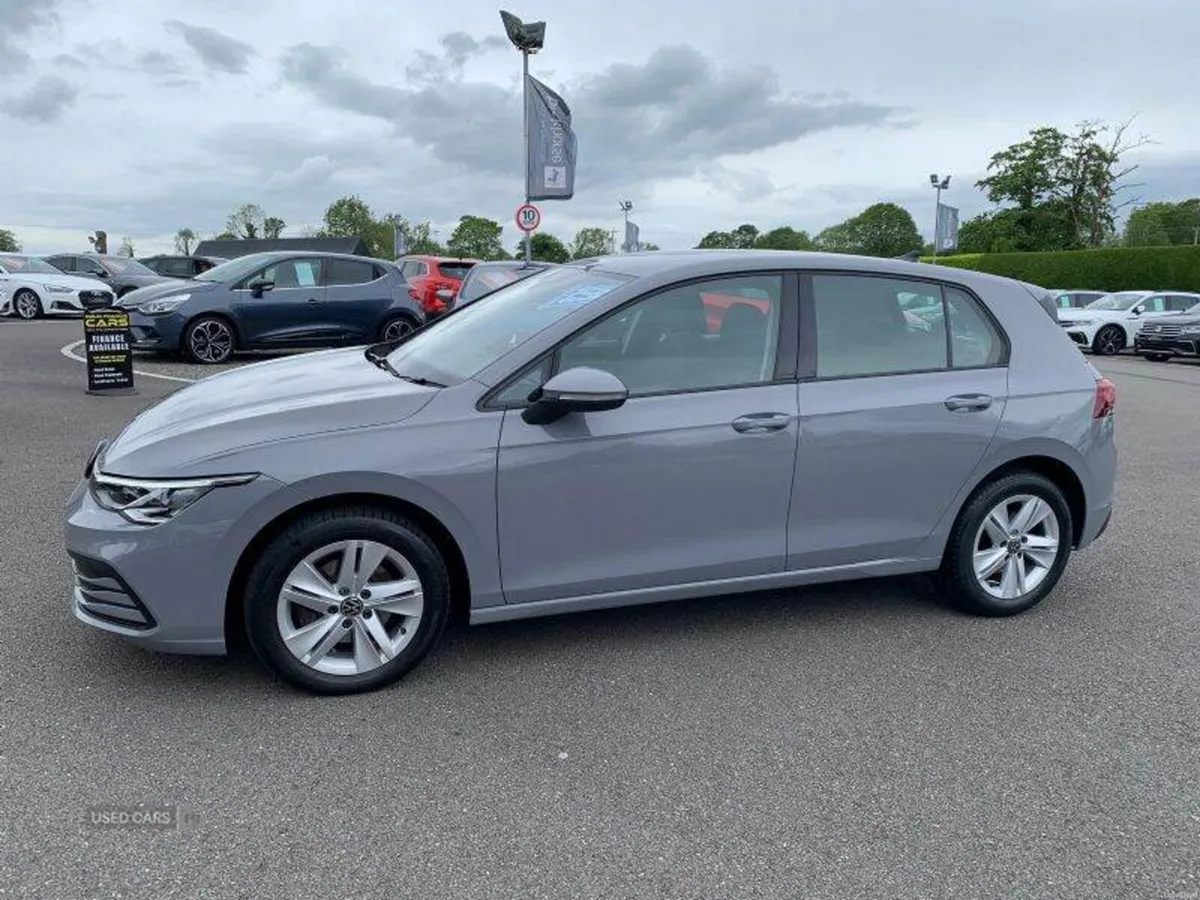 Volkswagen Golf Life - Image 2