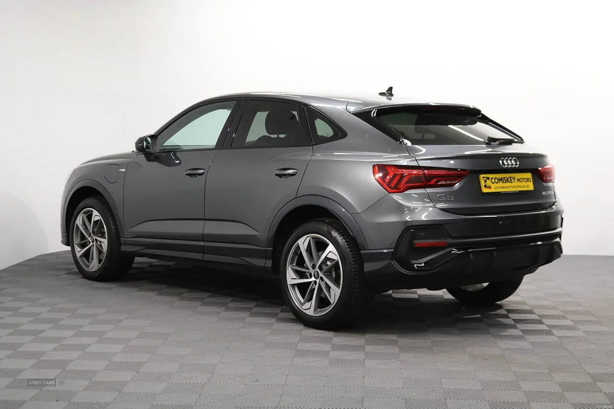 Audi Q3 TFSIe Vorsprung - Image 4
