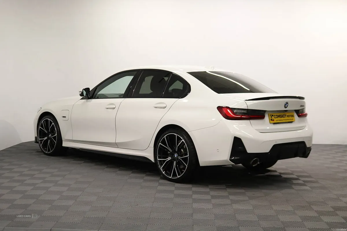 BMW 3-Series 330e M Sport - Image 4