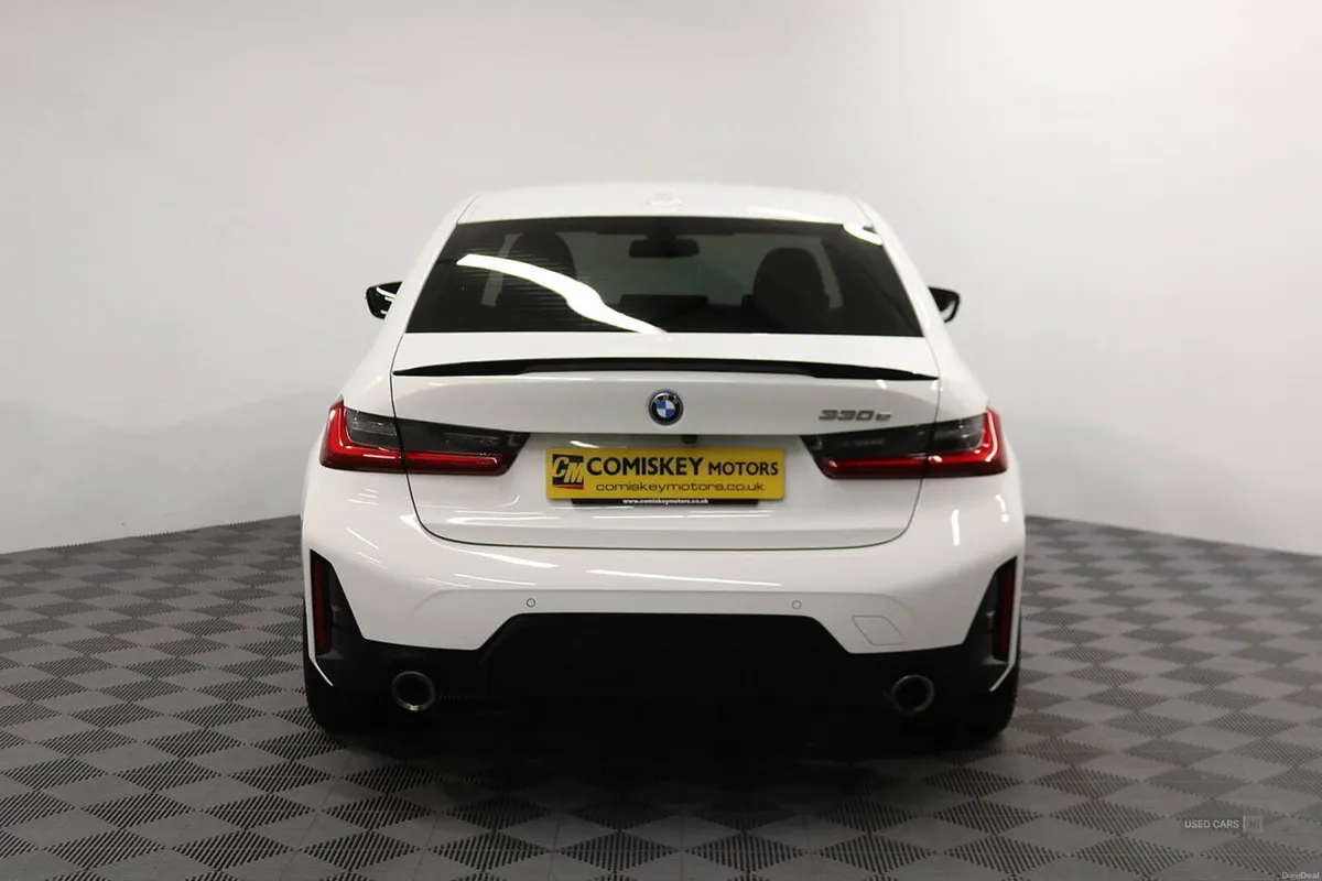 BMW 3-Series 330e M Sport - Image 5