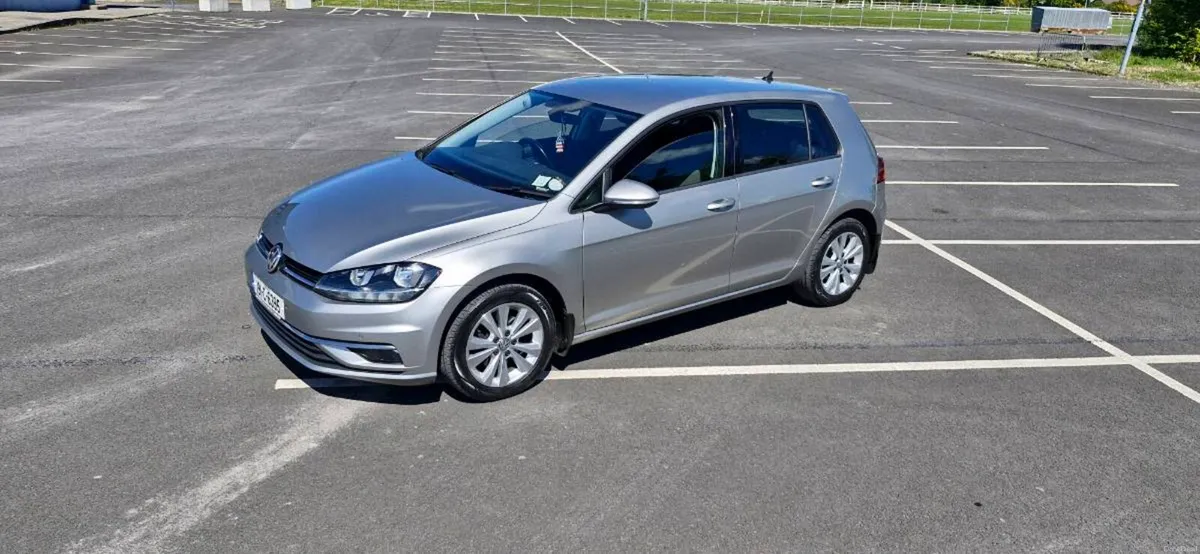 Volkswagen Golf Comfortline &low KILOMETRES ● - Image 2