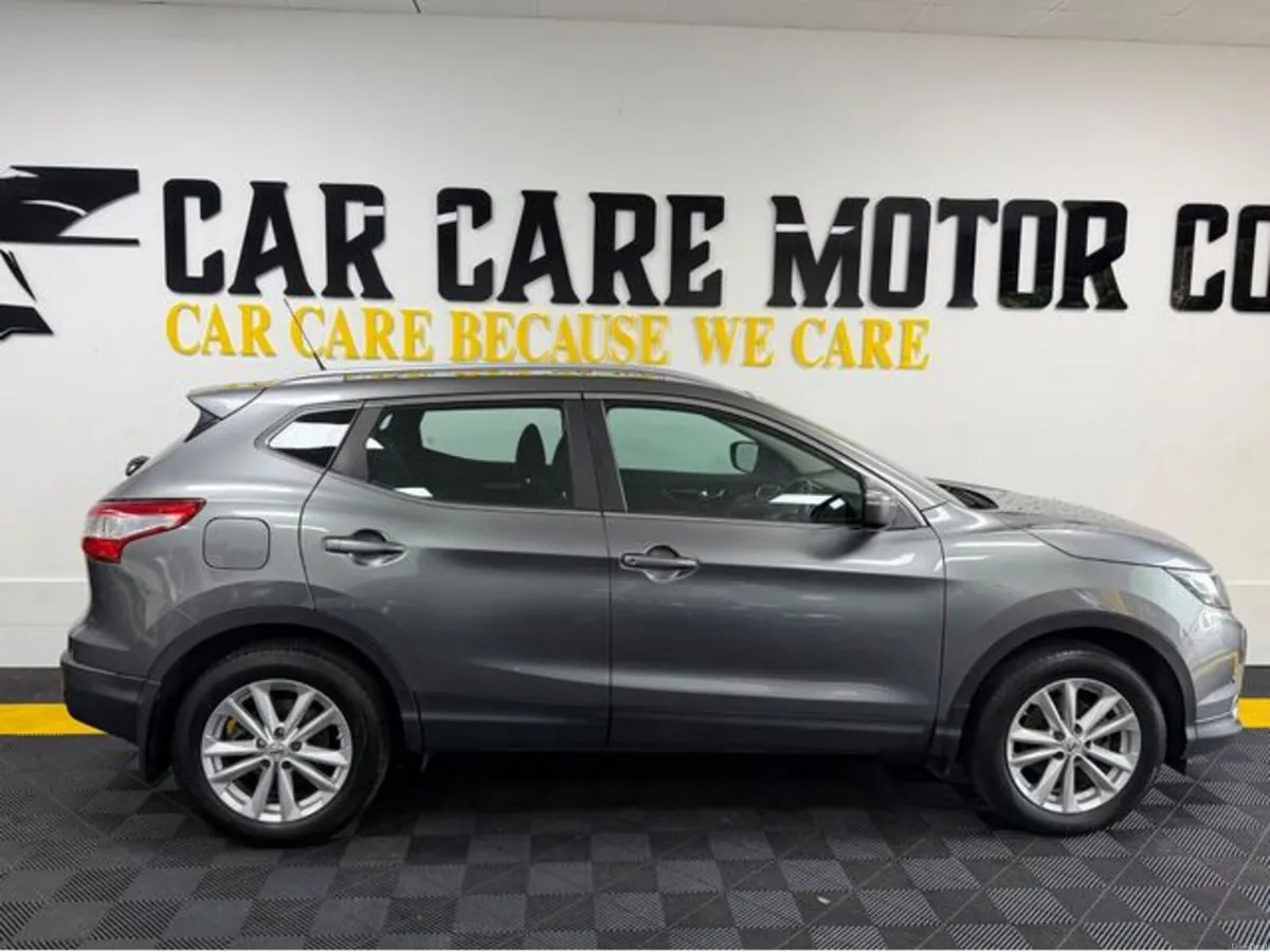 Nissan Qashqai 1.2 SV MY16 SP + NC E6 4DR - Image 3