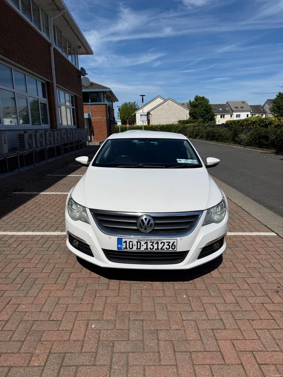 Volkswagen Passat 2010 - Image 3