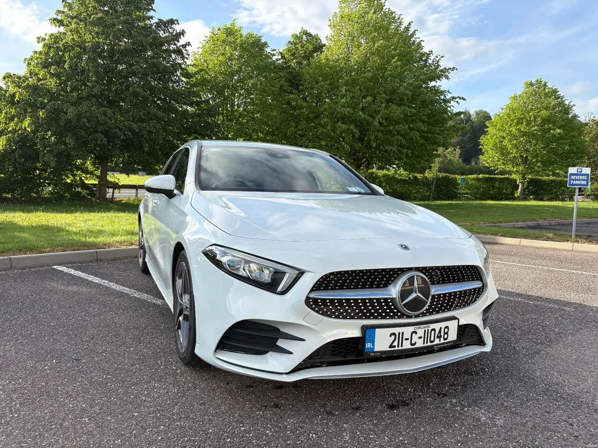 Mercedes A200D AMG Line Premium Plus - Image 2
