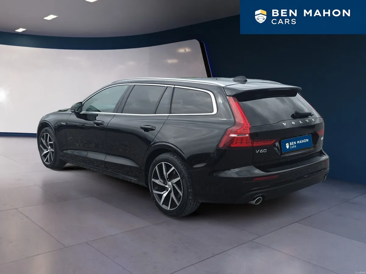 Volvo V60 Momentum Automatic - Image 3