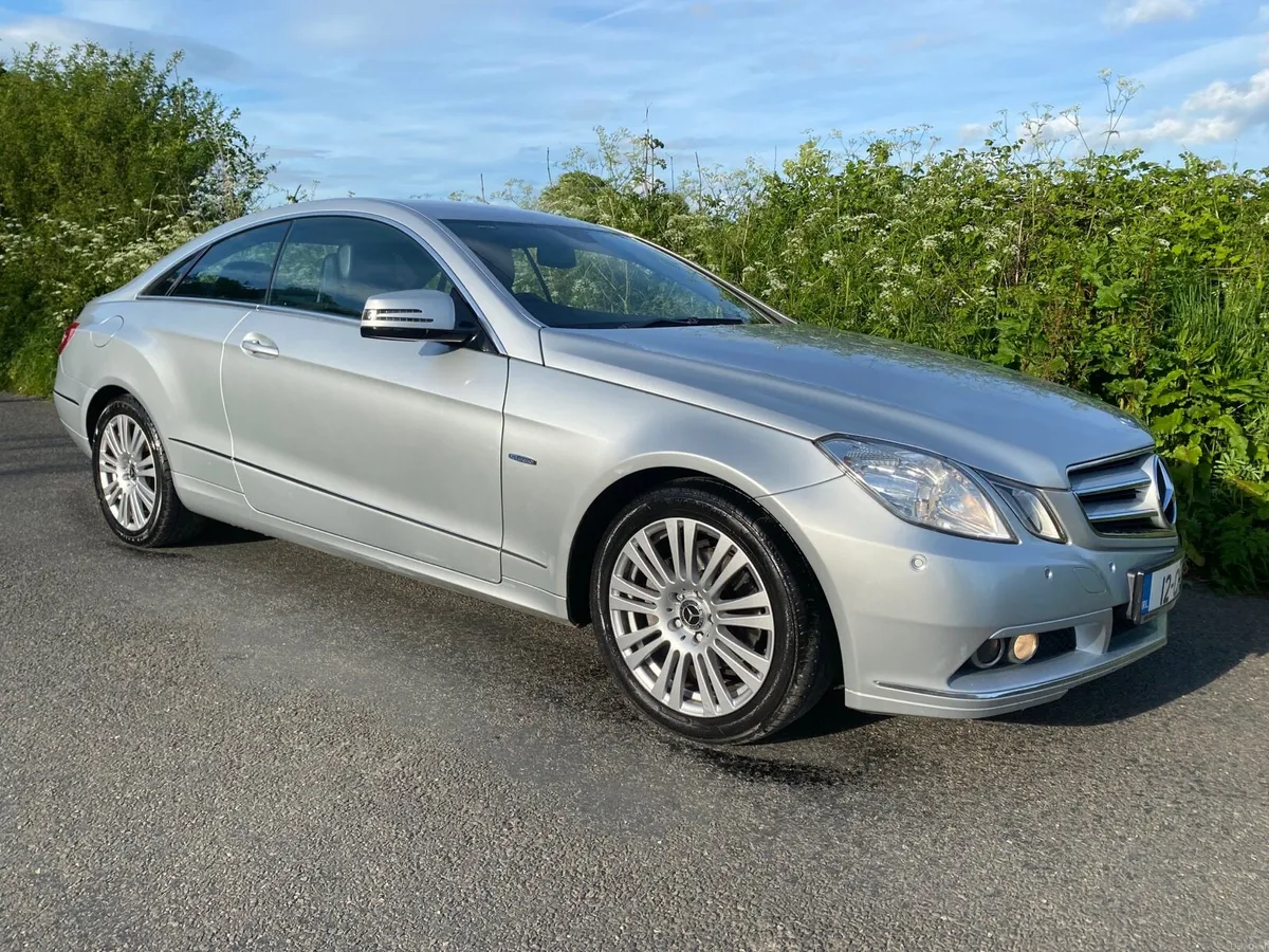 MERCEDES BENZ E COUPÉ AUTA AS NEW - Image 5