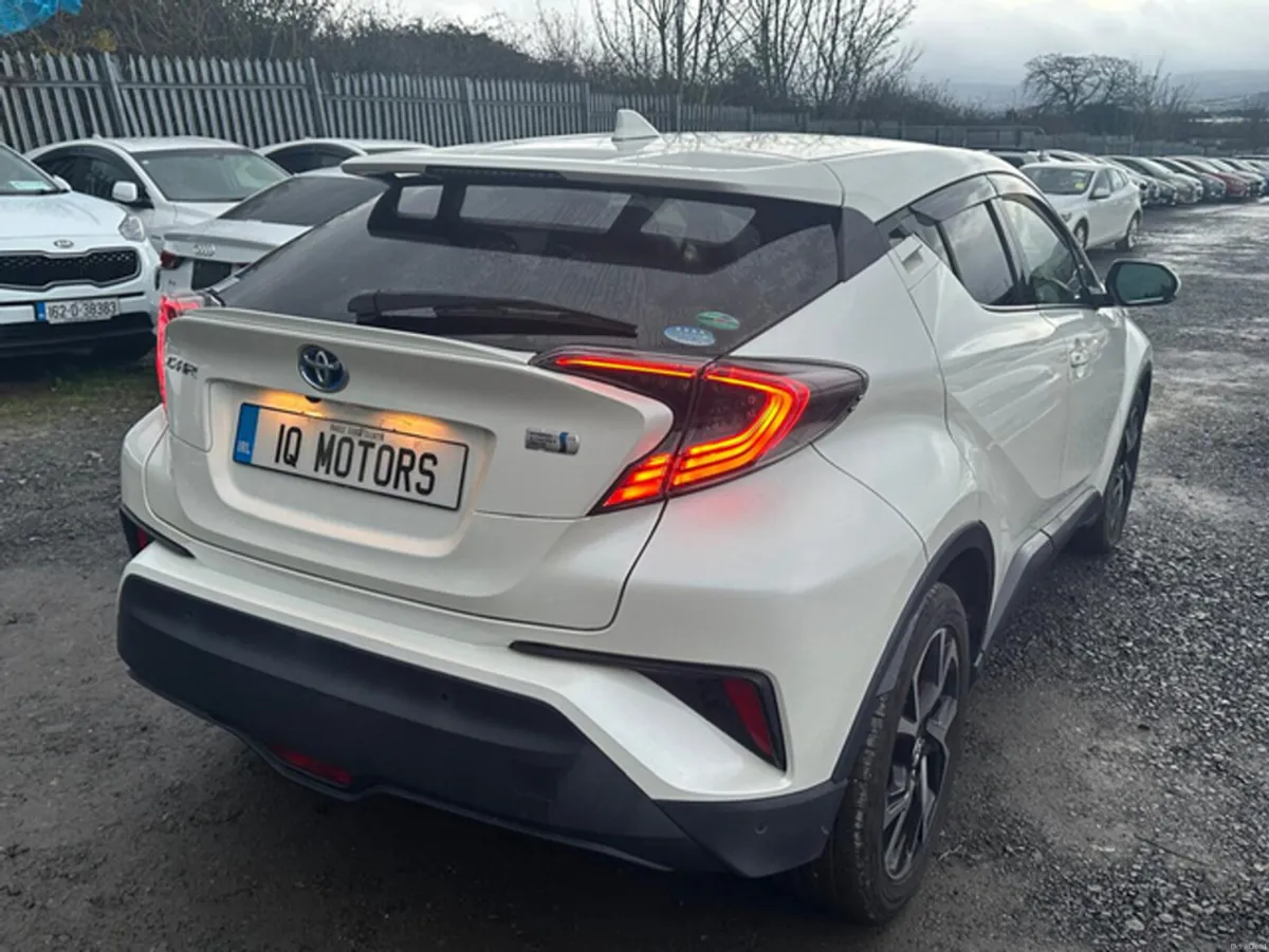 Toyota C-HR GLED EDITION -1.8L Petrol Hybrid - Aut - Image 4