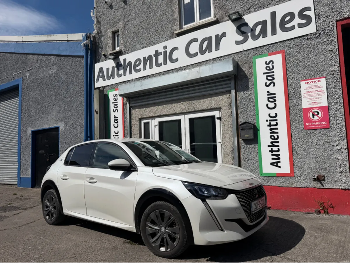 Peugeot 208 ALLURE 136BHP 50 KWH 4DR A AUTO - Image 1