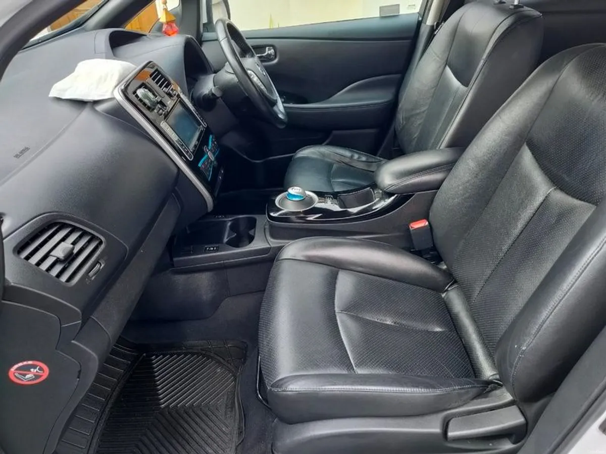 2016 Nissan Leaf 30kw - Image 4