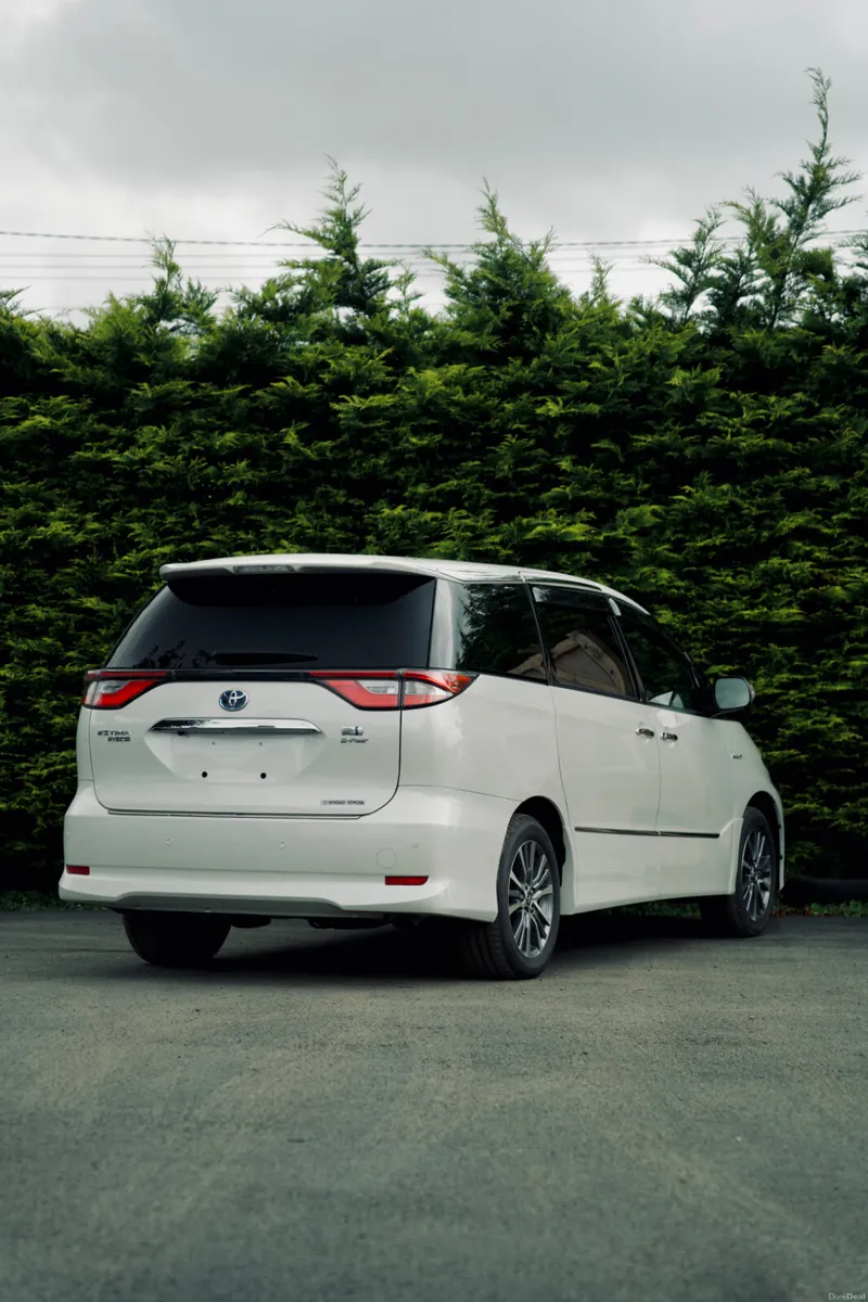 Toyota Estima 2.4  Hybrid 2019 - Image 3