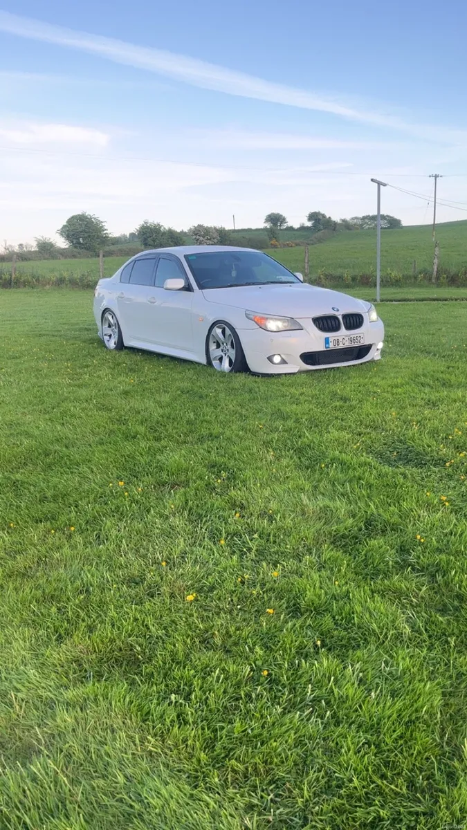 BMW 520d - Image 1
