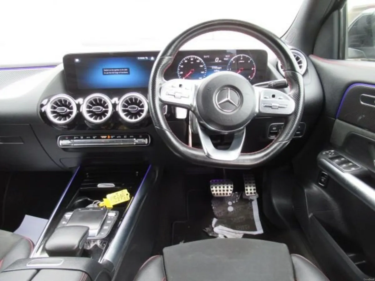 2.0 GLA220d AMG Line (Executive) SUV 5dr Diesel AU - Image 4