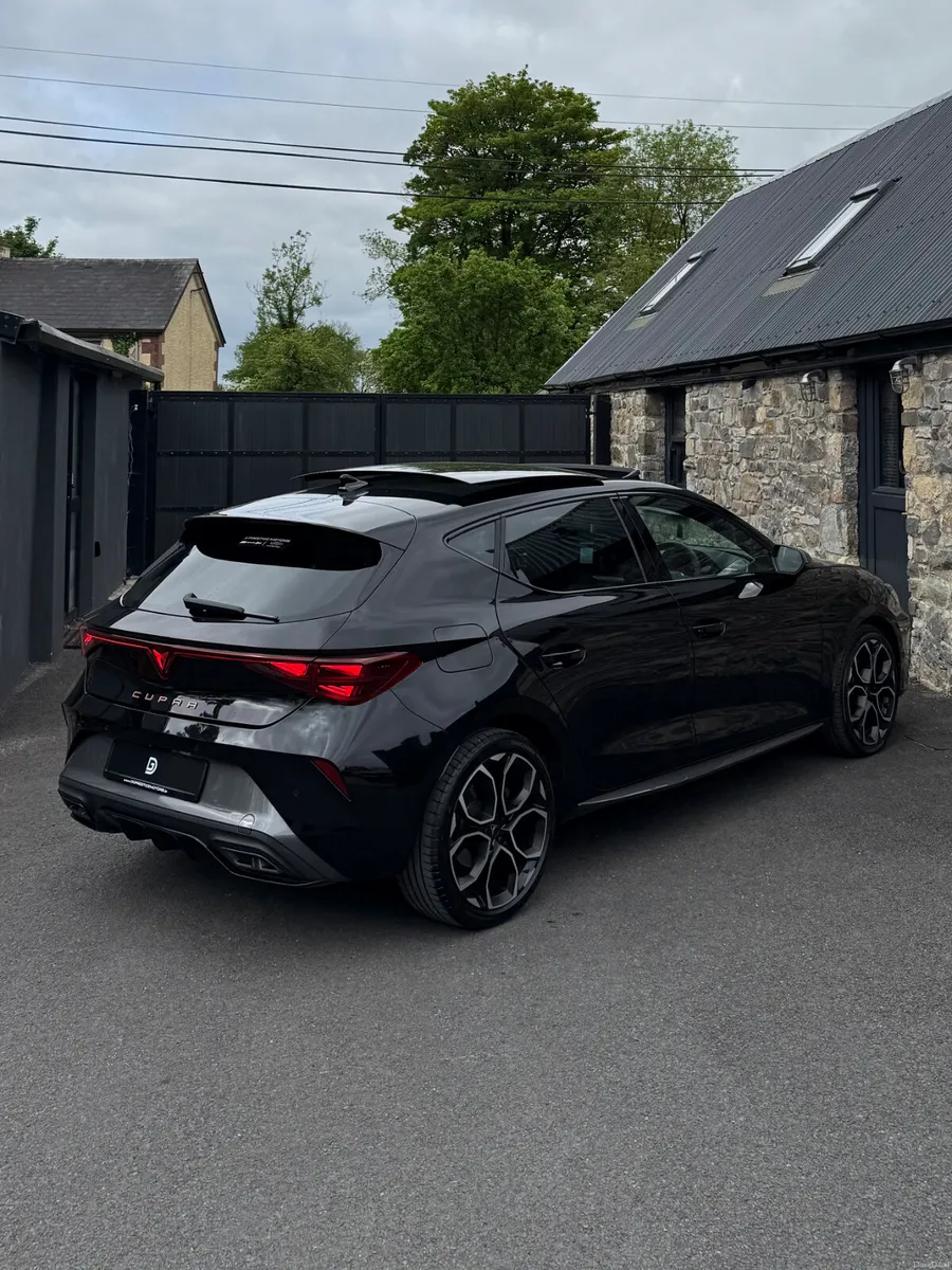 2025 CUPRA LEON 2.0 TDI DSG *PANROOF* - Image 6