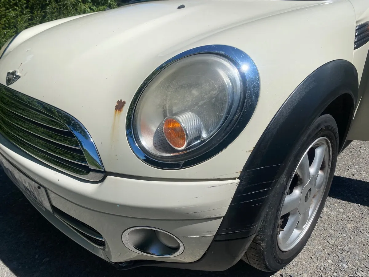 Mini Cooper 2010 - Image 2