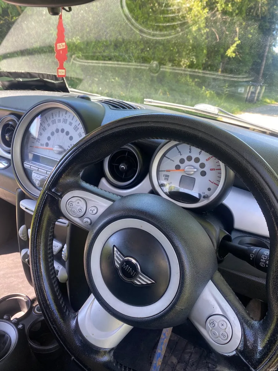 Mini Cooper 2010 - Image 3