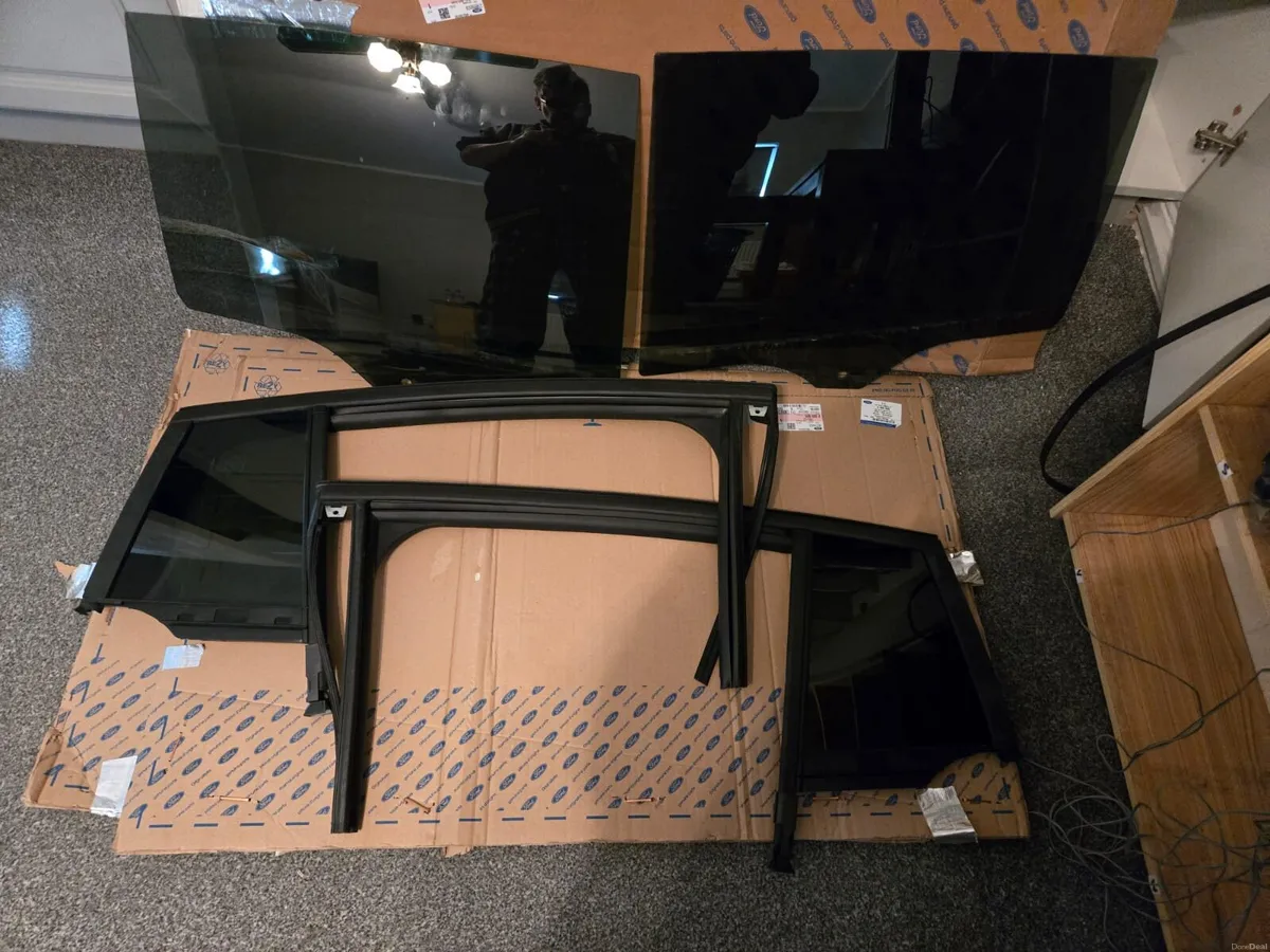 Car glass - Image 3