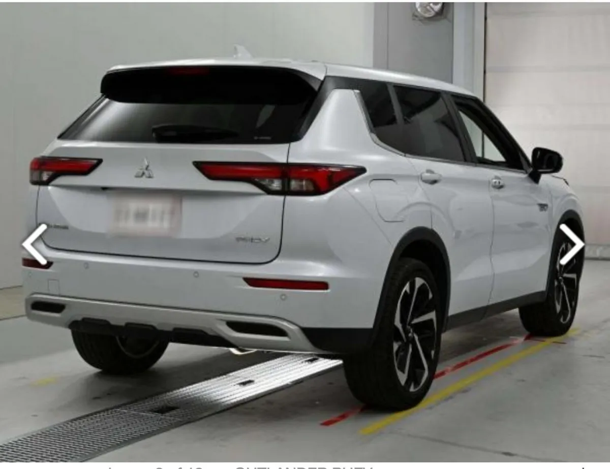 2023 Mitsubishi Outlander 2.4 Plug in hybrid - Image 3