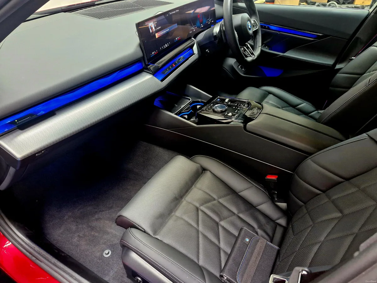 BMW i5 2025 - Image 4