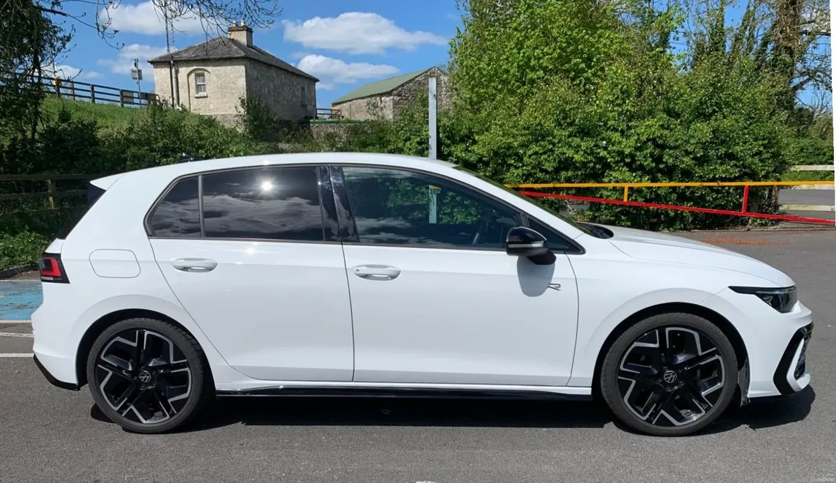 242 VW Golf R-Line 1.5 TSI 150HP - High Spec - Image 2