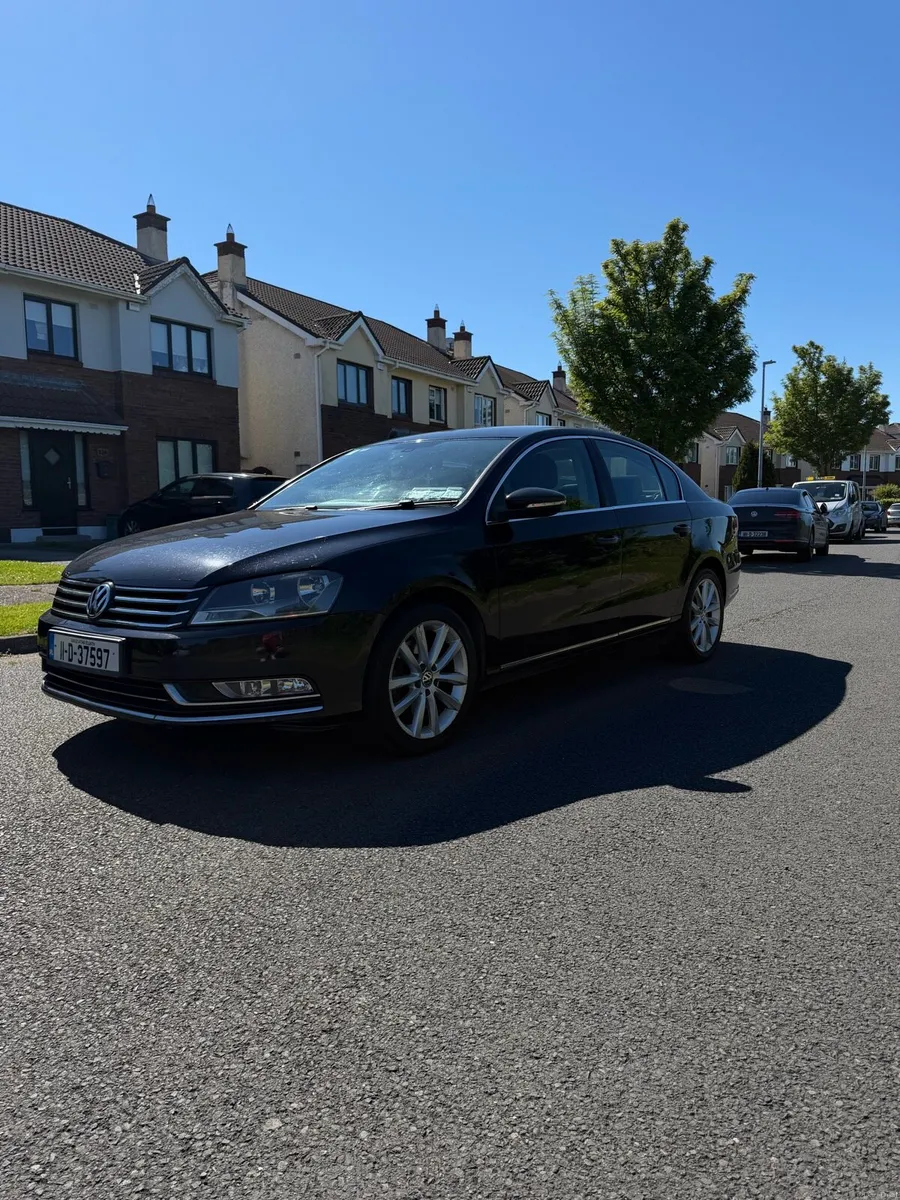 2011 Volkswagen Passat - Image 4