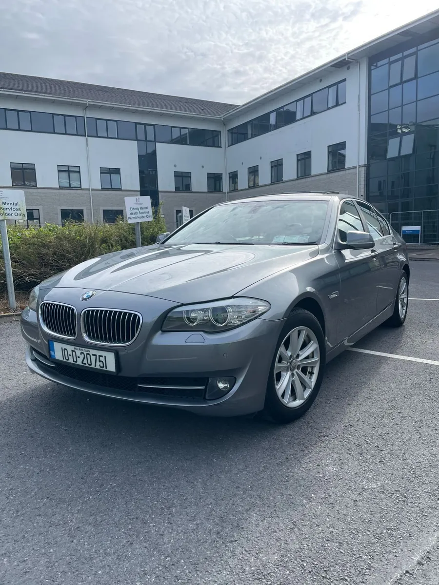 BMW 5-Series 2010 Low Miles Sports Seats & Sunroof - Image 2