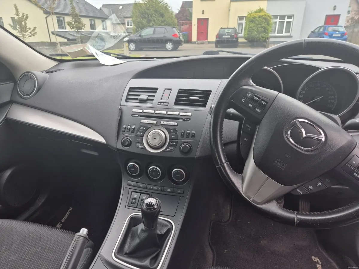 Mazda 3 from 2013, 1.6 L Diesel engine, Manual. - Image 3