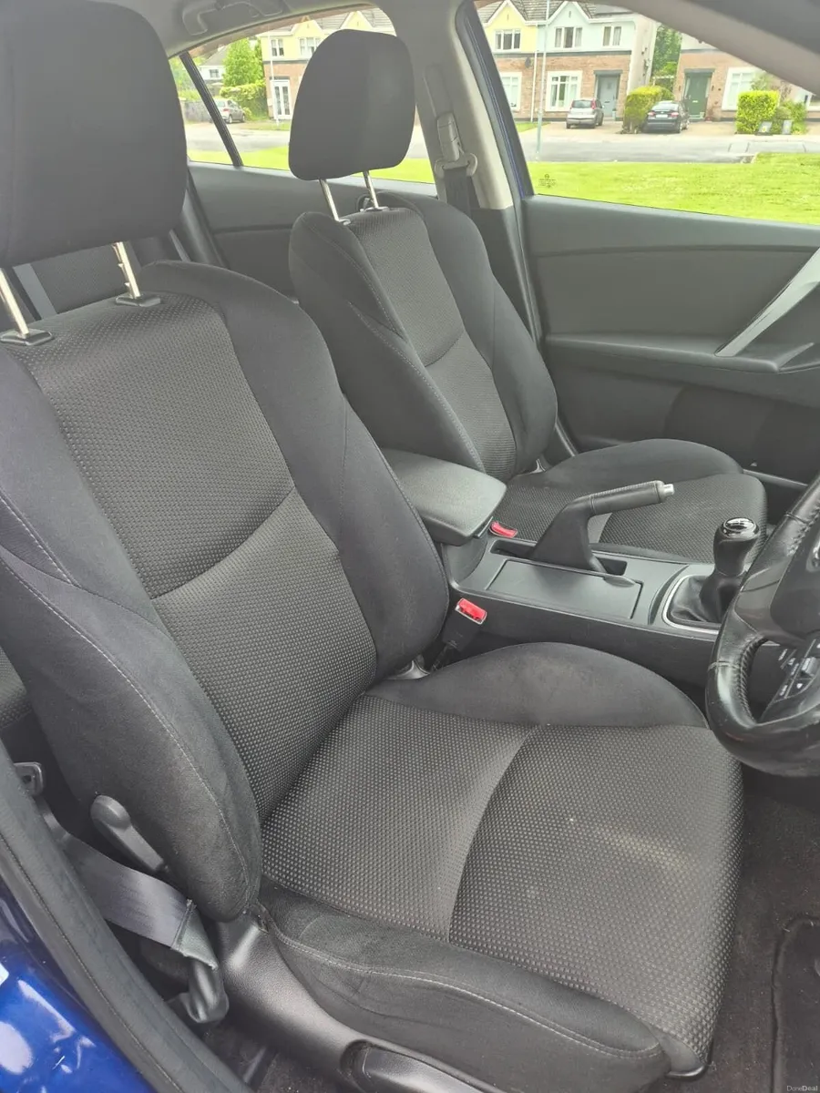 Mazda 3 from 2013, 1.6 L Diesel engine, Manual. - Image 4