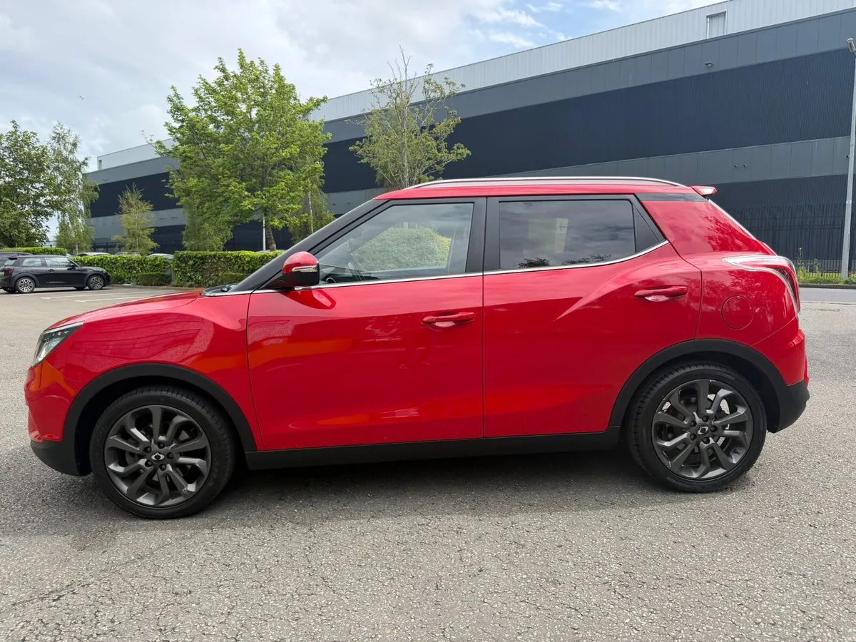 SsangYong Tivoli Crossover 1.5 XDi High Spec - Image 4