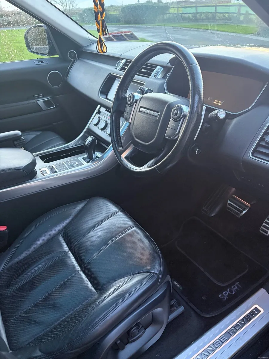 Rangerover sport 3.0SDV6 7 seater - Image 3