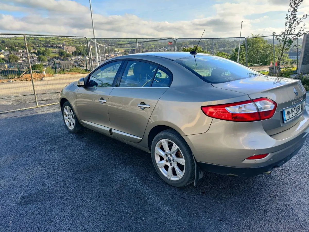 2010 Renault Fluence. LOW KMs - Image 2