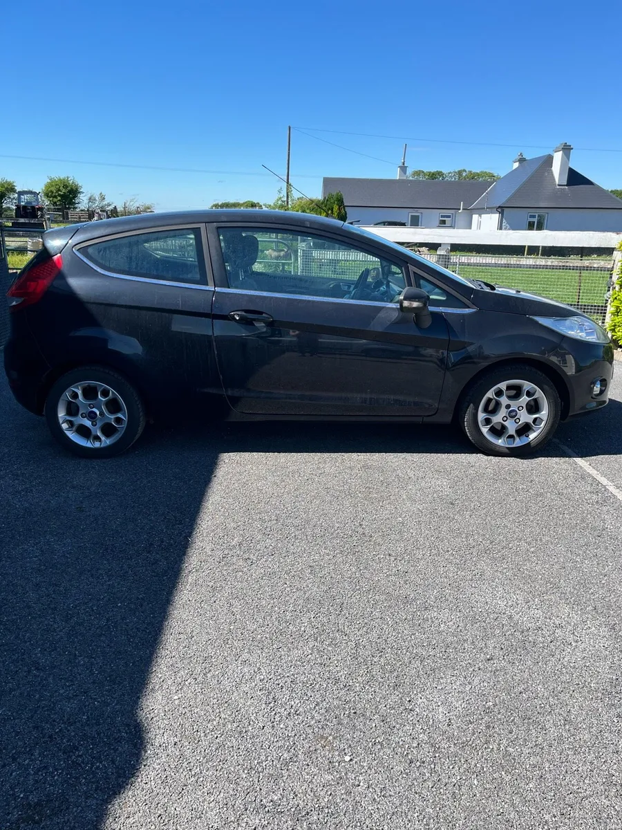 2012 Ford Fiesta 1.25 Zetec - Image 2