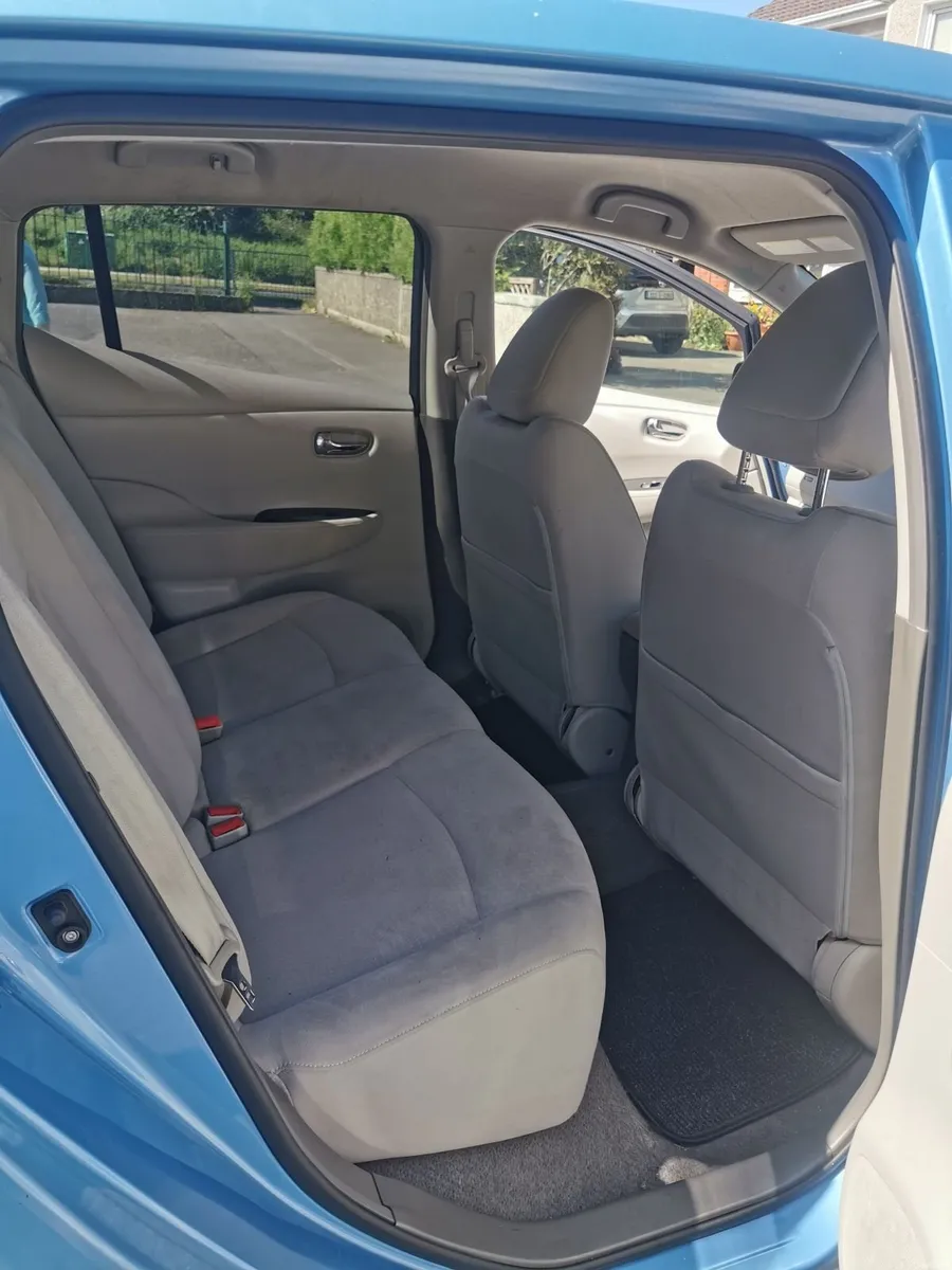 Nissan Leaf 2012 - Image 2