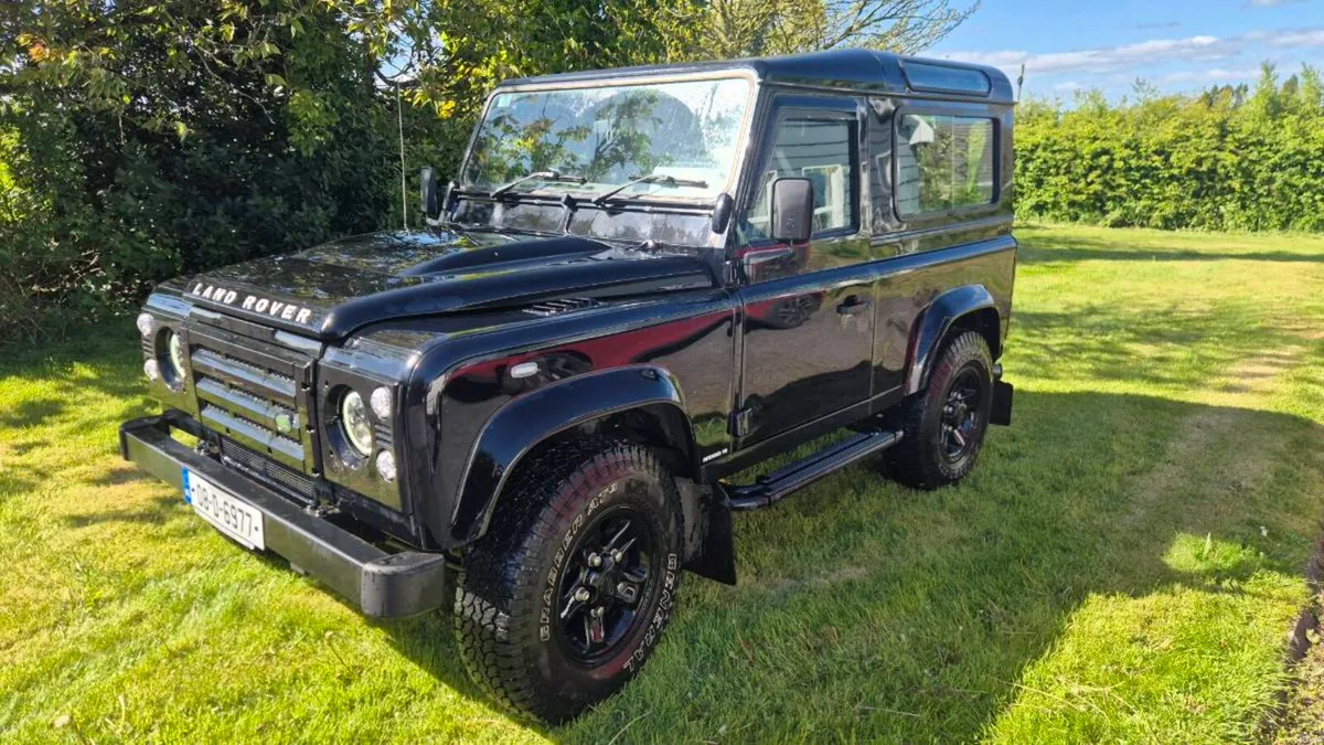 Land rover Defender - Image 1