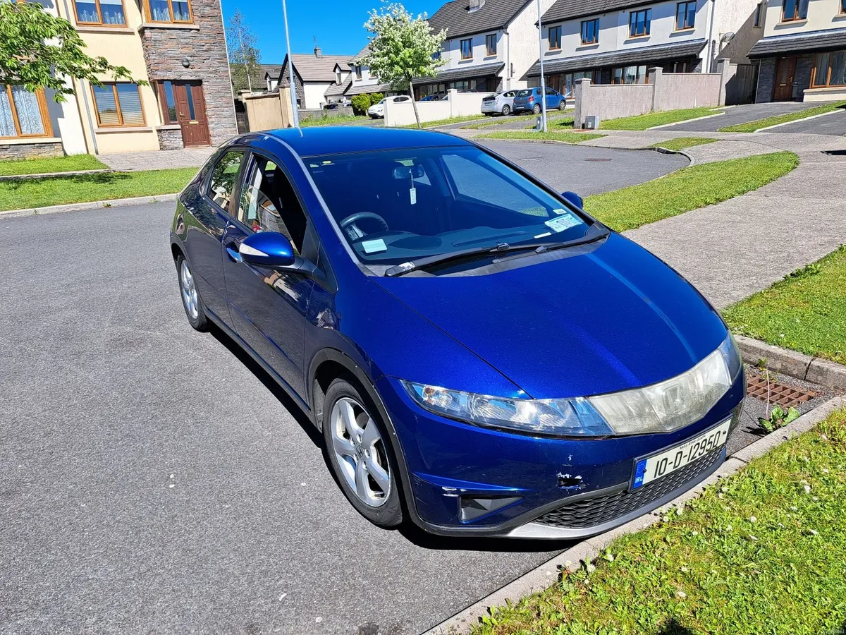 Honda Civic 2010 - Image 1