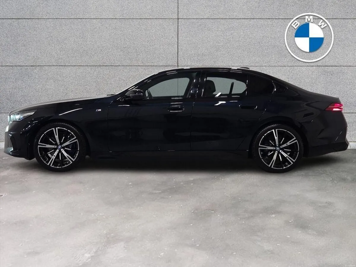 BMW i5 eDrive40 M Sport Saloon - Image 3