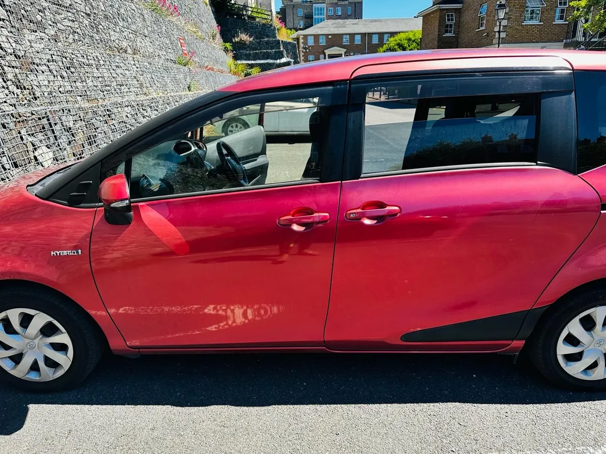 Toyota Sienta 2016 automatic fresh import japan - Image 2