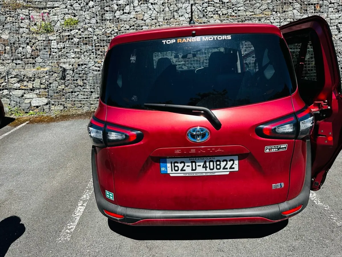Toyota Sienta 2016 automatic  .price negotiable. - Image 5