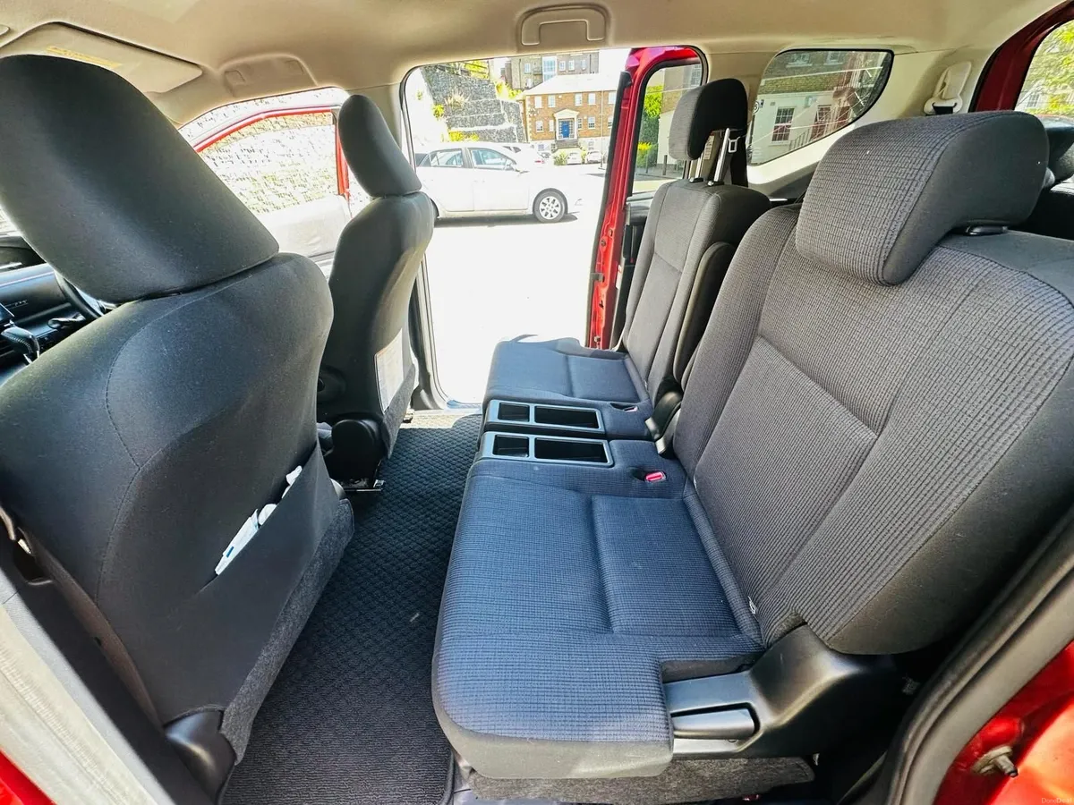 Toyota Sienta 2016 automatic fresh import japan - Image 3