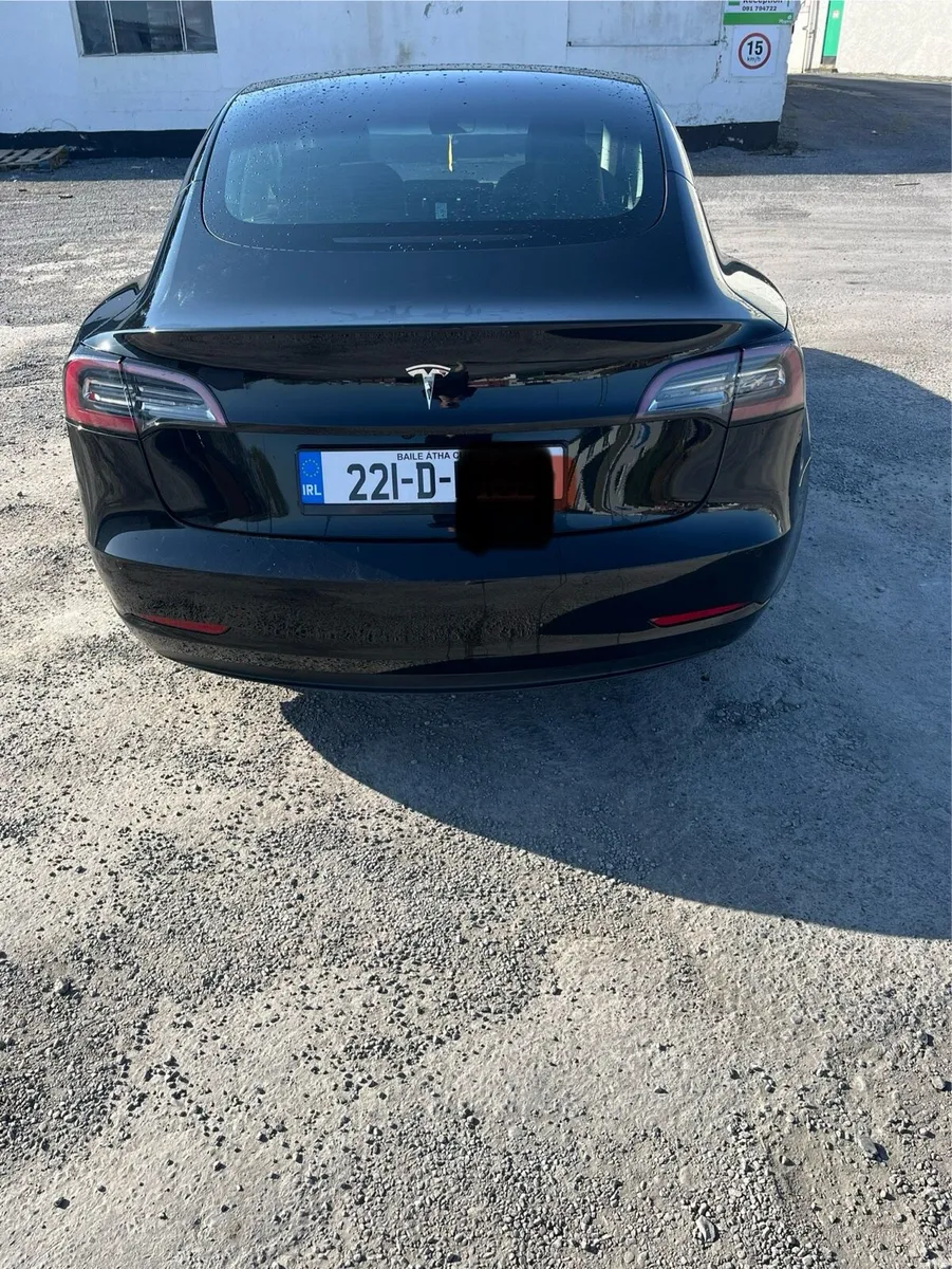 2022 Tesla Model 3 - Image 2